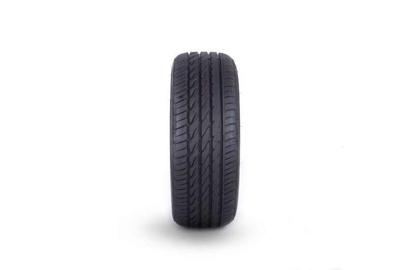 Neumático 245/45R19 Direccional FRD26 102W TL Farroad