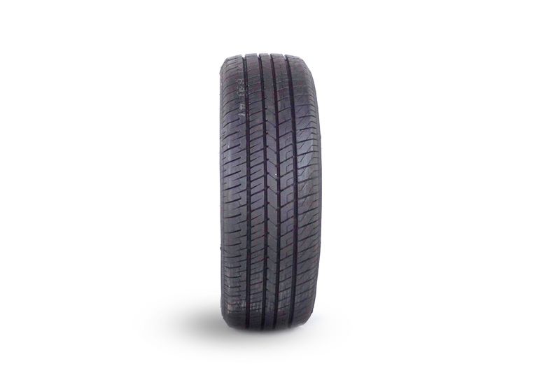 Neumático 215/65R16 Direccional SU318 98H TL Goodride/Trazano